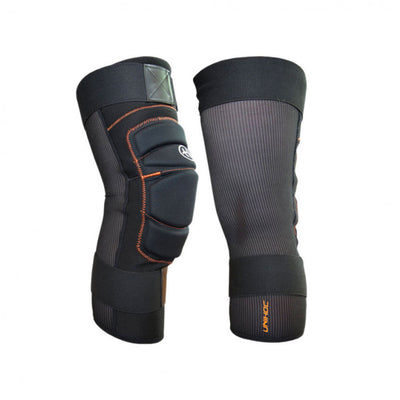 Unihoc Shinguard Flowknebeskytter Eksklusiv kne- og benbeskyttelse med moderne design. Praktisk utformet og med praktiske stropper for enkel håndtering.
