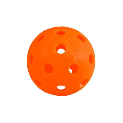 Unihoc sin DYNAMIC ball er optimalisert for en jevn og jevn ballflukt og jevn rulling på ulike underlag. Ballen er forsterket med et integrert rammeverk på innsiden for å gjøre konstruksjonen mer holdbar og forbedre spilleegenskapene og holdbarheten.