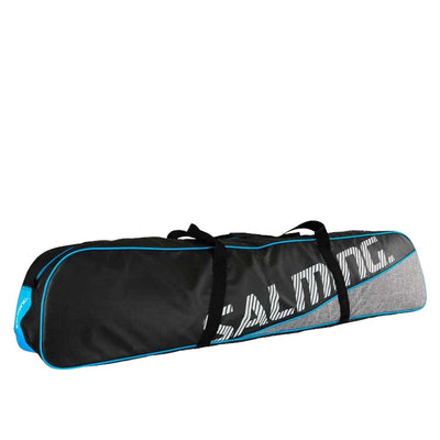 Salming Pro Tour Toolbag er en stor og praktisk køllebag. Her kan du ha med deg 5 - 7 køller i tillegg til skiftetøy, håndkle, innesko og ekstra blader. 